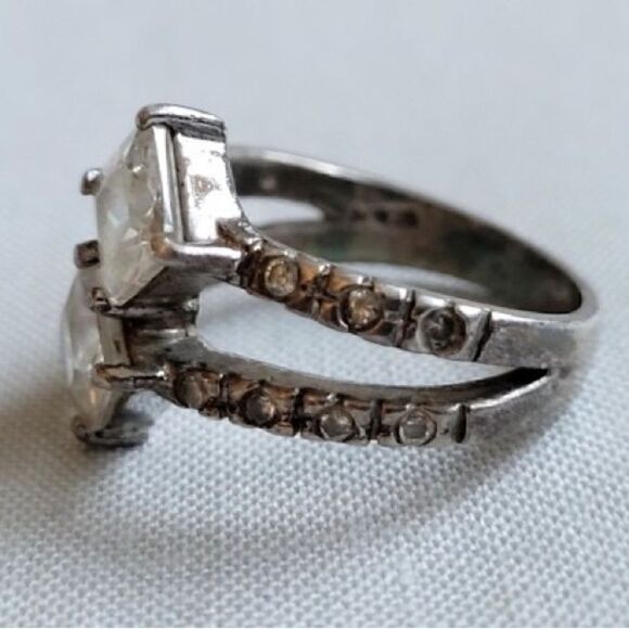 Vintage Sterling Silver Double Stone CZ Ring with CZ Studded Shank. Size 6.5. - Picture 6 of 6